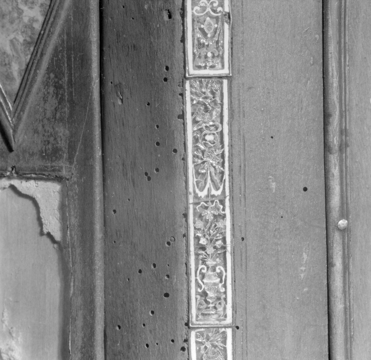 Kościół św. Józefa Oblubieńca i św. Antoniego z Padwy - tabernakulum z ok. 1740. Detale zdobienia., skan 1