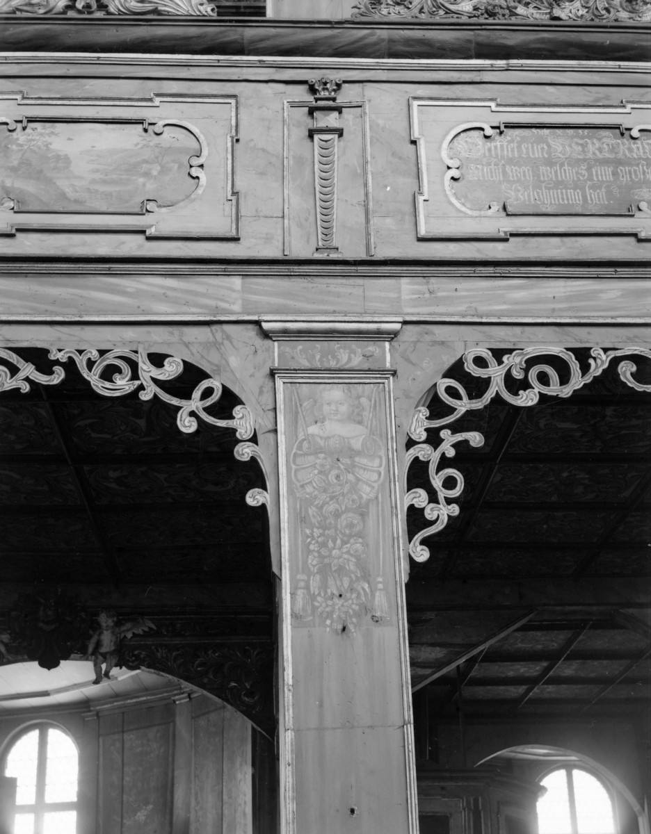 kościół Pokoju im. Trójcy Świętej - wnętrze, filar empory, skan 1