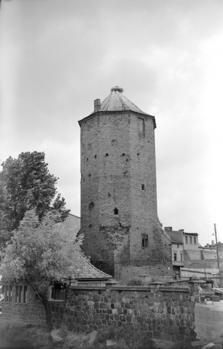 Wieża Mazurska - widok ogólny, skan 1