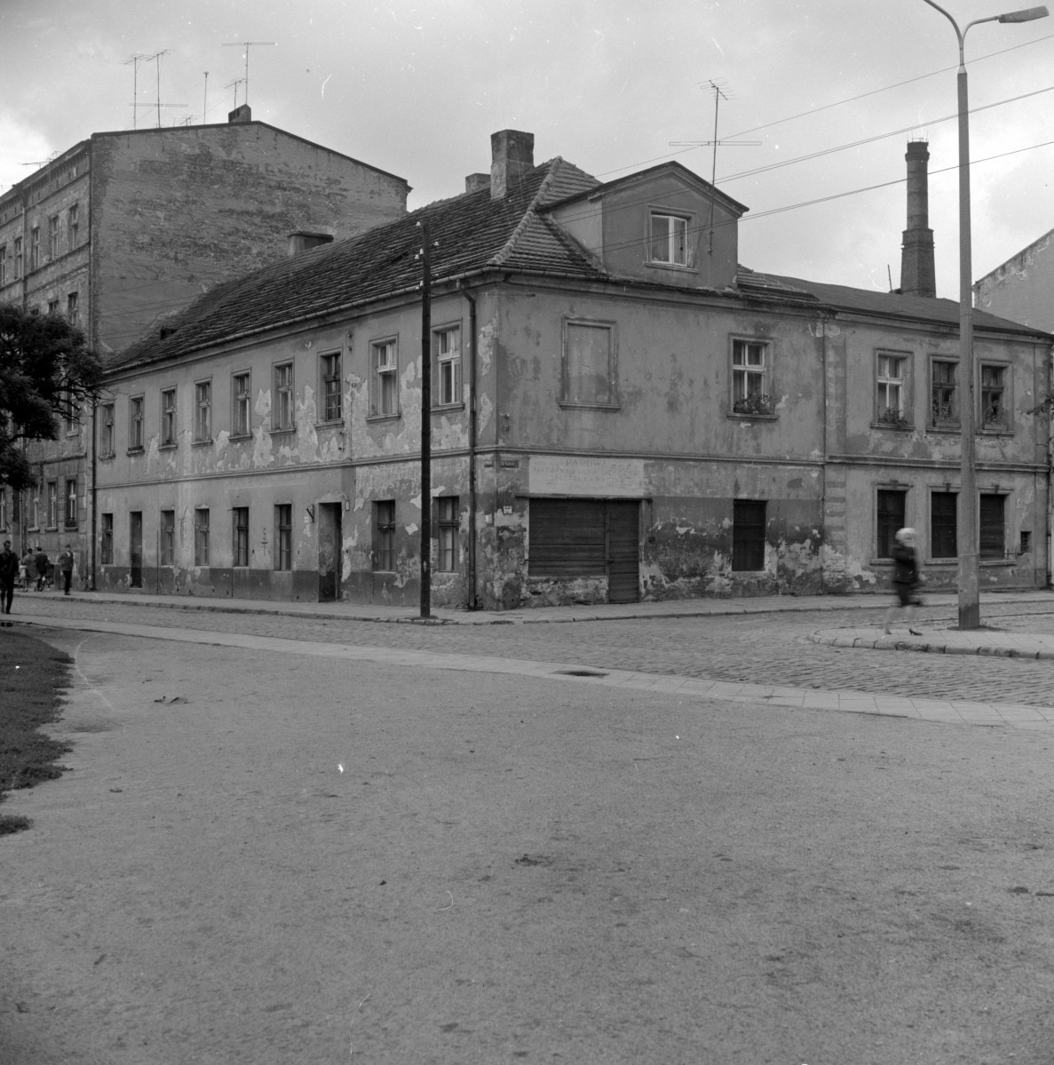 kamienica, skrzyżowanie ulic, elewacja, skan 1