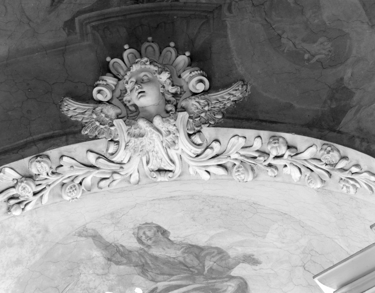 klasztor Benedyktynek - kościół pw. Wniebowzięcia Najświętszej Maryi Panny - wnętrze - nawa główna - fragment dekoracji, skan 1