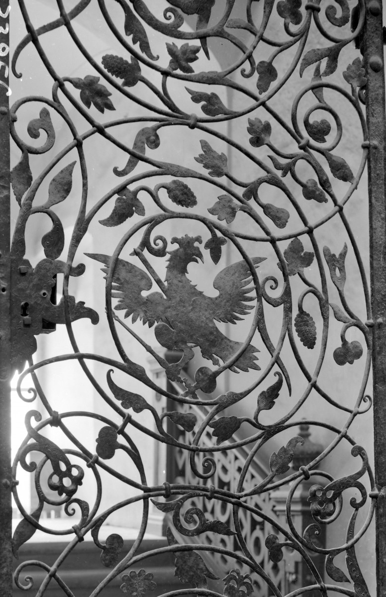 katedra - nawa płd. portal, skan 1