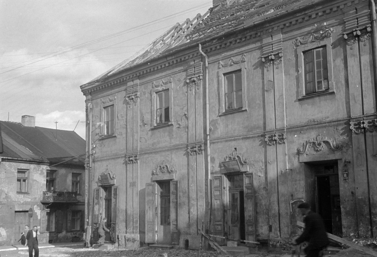 plac Czarnieckiego - kamienica Czarnieckiego elewacja, skan 1
