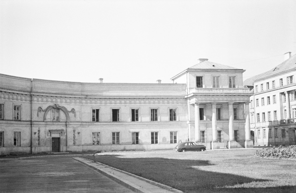 pałac prymasa - skrzydło boczne, skan 1