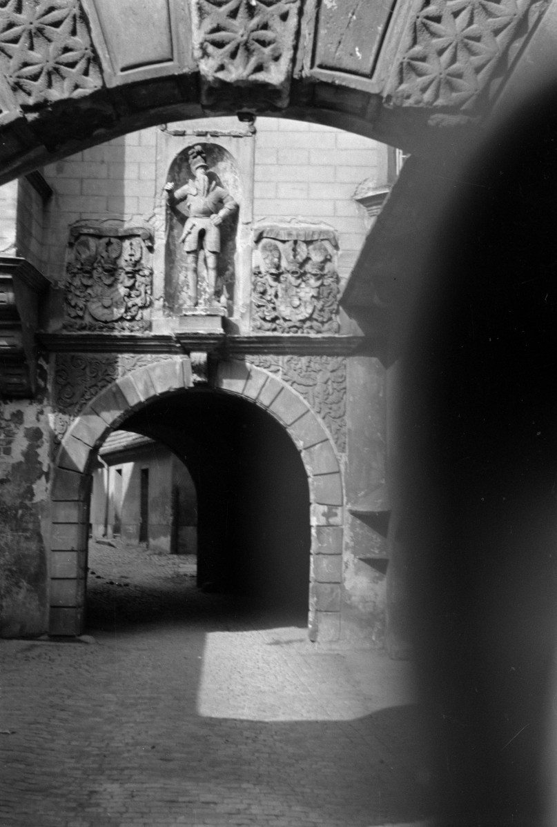 zamek - brama, skan 1