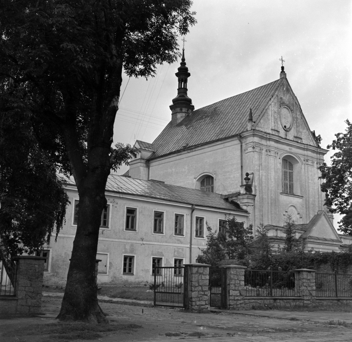 kościół św. Antoniego - widok od pn. - wsch., skan 1