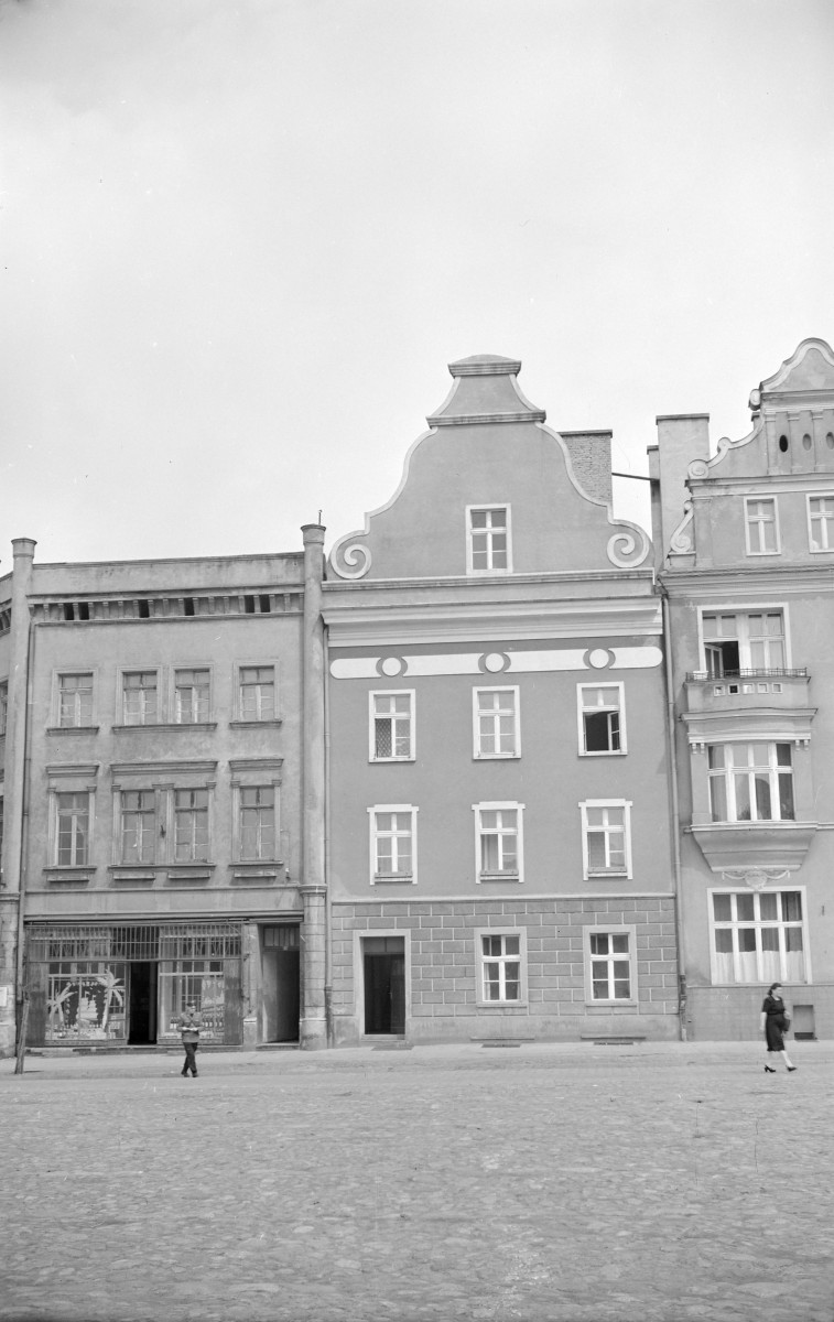 kamienica - elewacja frontowa, skan 1