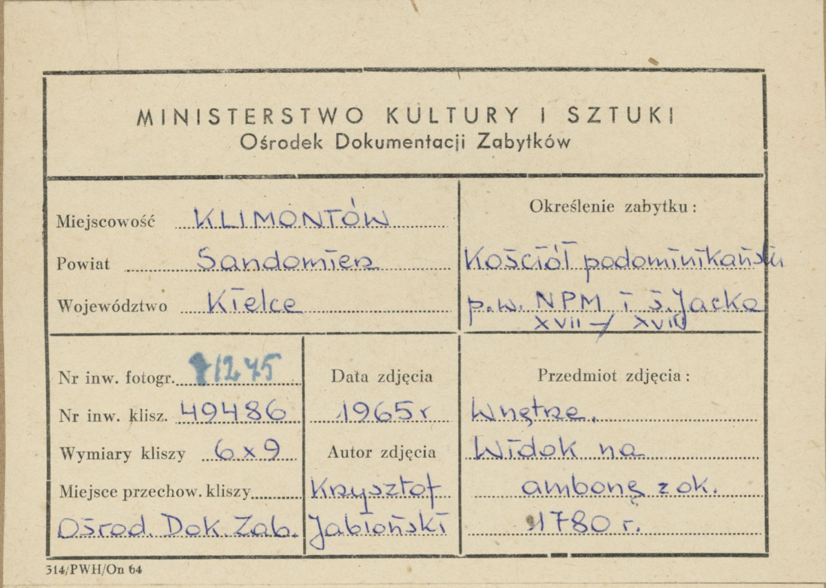 Zespół klasztorny - kościół, wnętrze, widok na ambonę - metryczka, skan 1