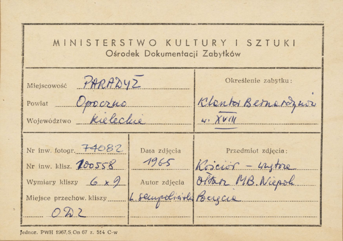 Zespół klasztorny - kościół, wnętrze, widok na ołtarz boczny  Matki Boskiej Niepokalanego Poczęcia - metryczka
 , skan 1