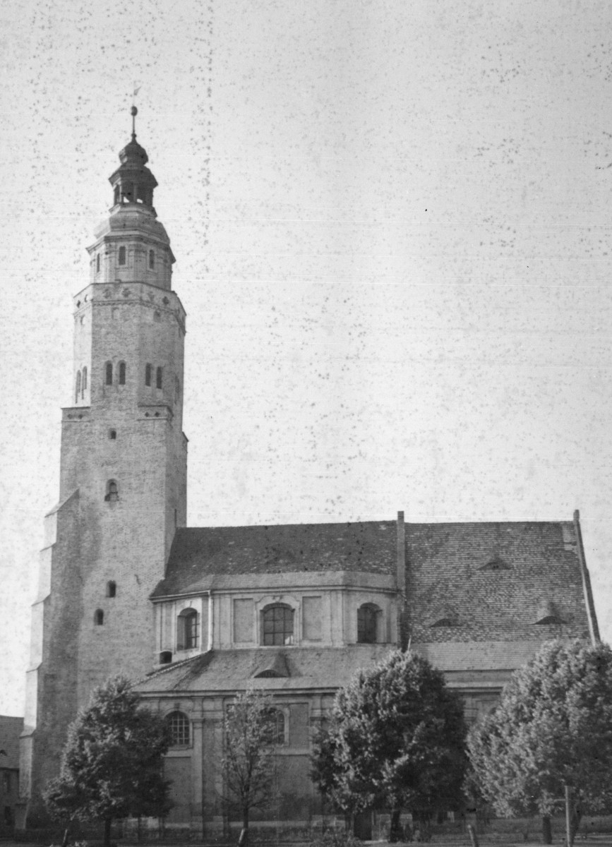 kościół pw. św. Stanisława - elewacja boczna, skan 1