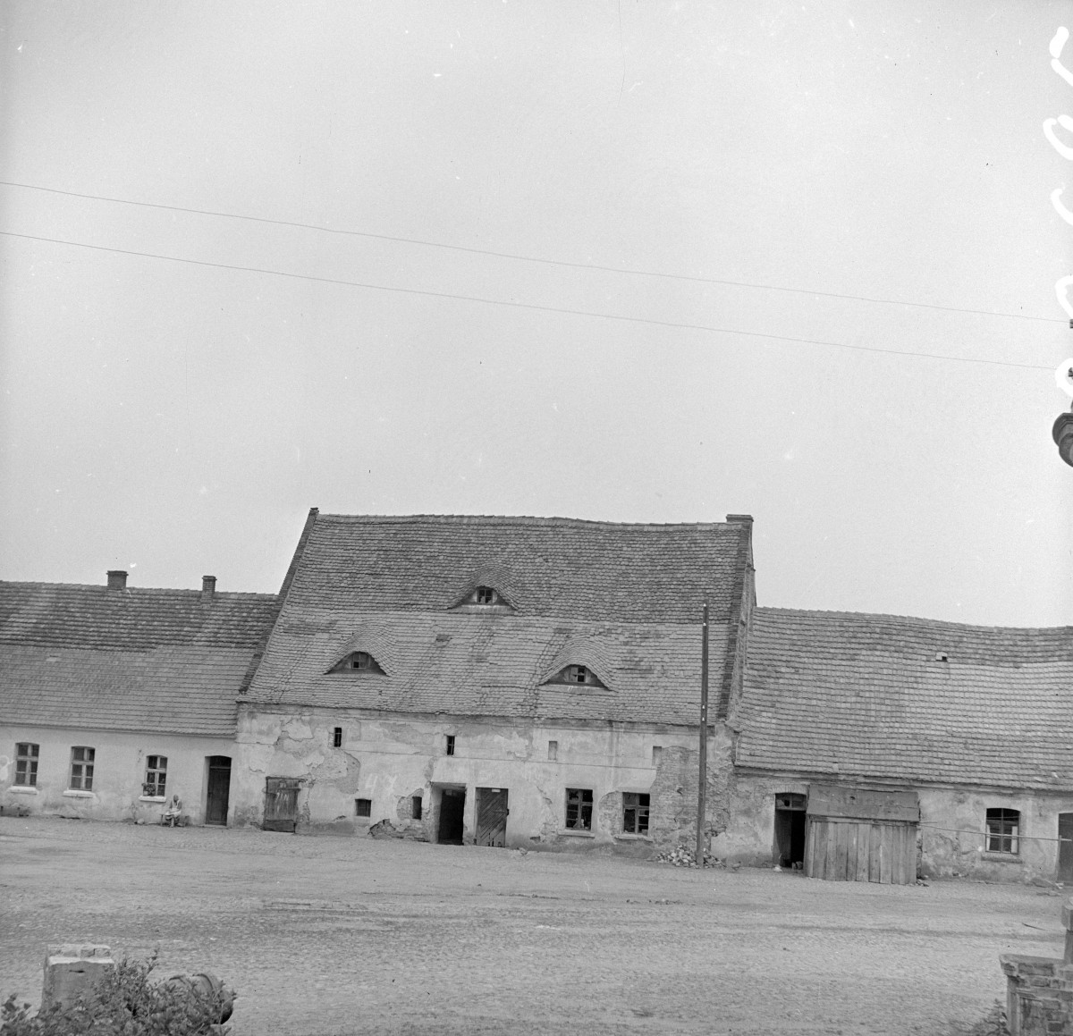 pałac - zabudowa gospodarcza, skan 1