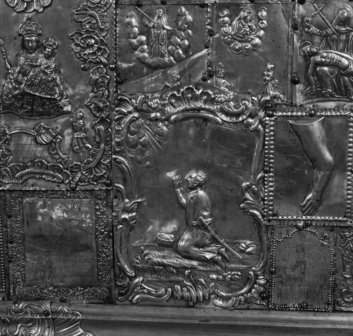 kościół pw. Wniebowzięcia Najświętszej Maryi Panny - zbiory - votum /złotnik: FW Sponholtz/ - fragment z XVIII w., skan 1