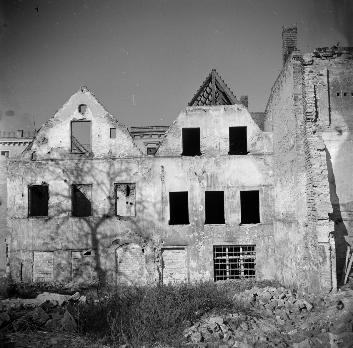 kamienice - zniszczenia, elewacje, skan 1