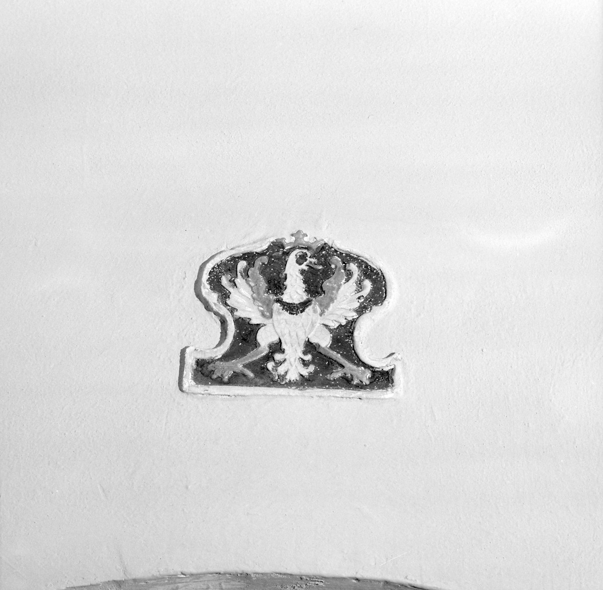 klasztor ss. Mniszek Benedyktynek - zbiory - kafel z XVII w., skan 1