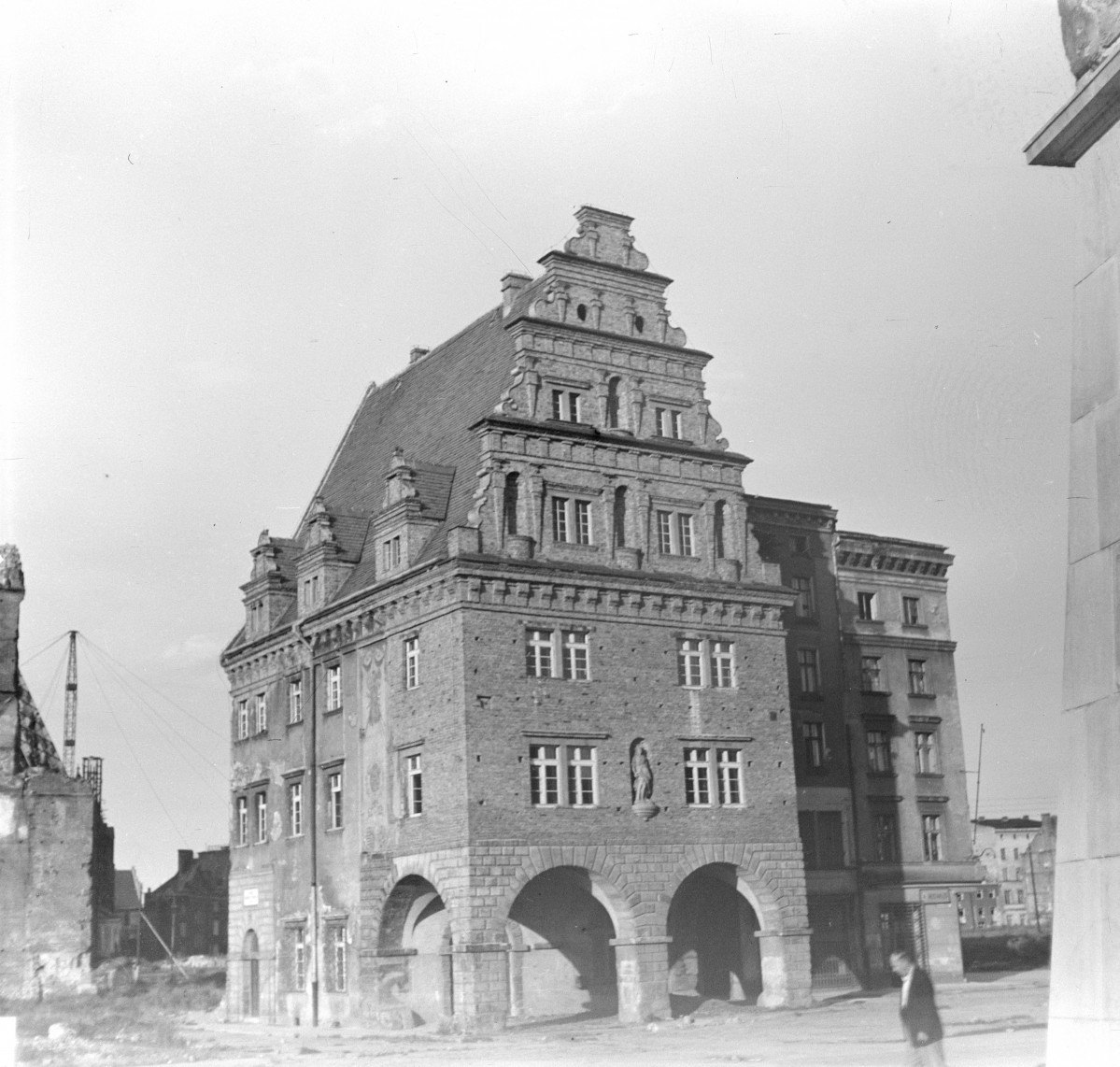 Dom Wagi Miejskiej - elewacja frontowa, skan 1