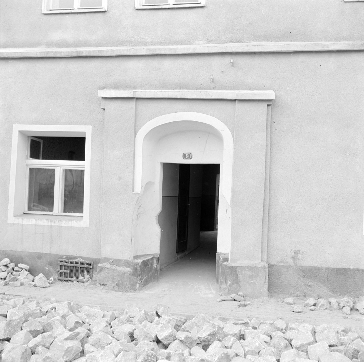 kamienice - elewacje frontowe, portal, skan 1