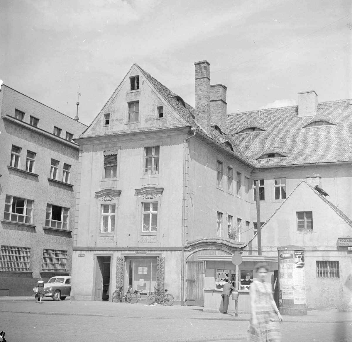 kamienice - elewacje boczne i frontowe, skan 1