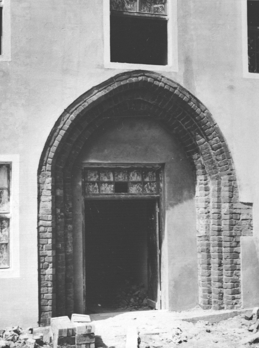 kamienice - portal, skan 1