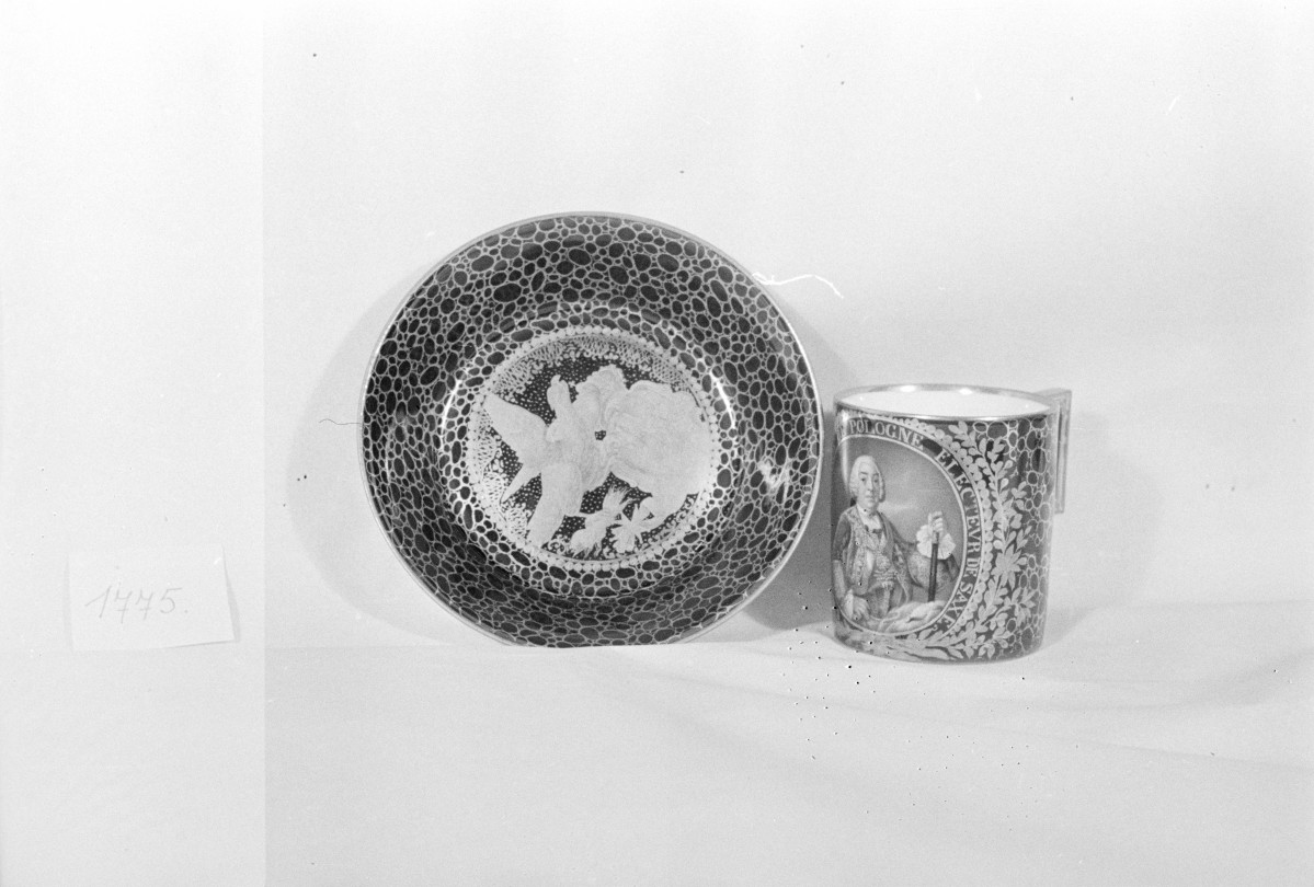 Muzeum Pomorskie w Gdańsku - filiżanka ze spodkiem "Miśnia-Marcolini" z 1740 r., skan 1