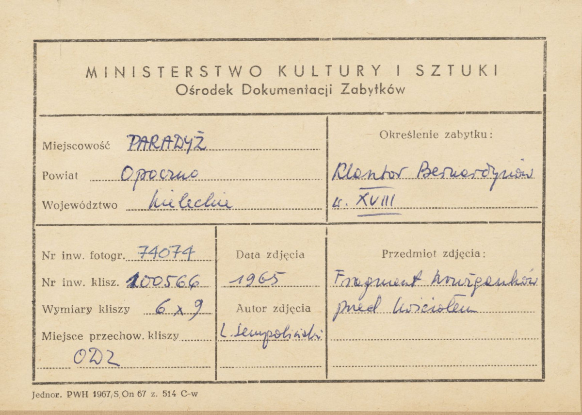 Zespół klasztorny - dziedziniec krużgankowy, fragment krużganków - metryczka
 , skan 1