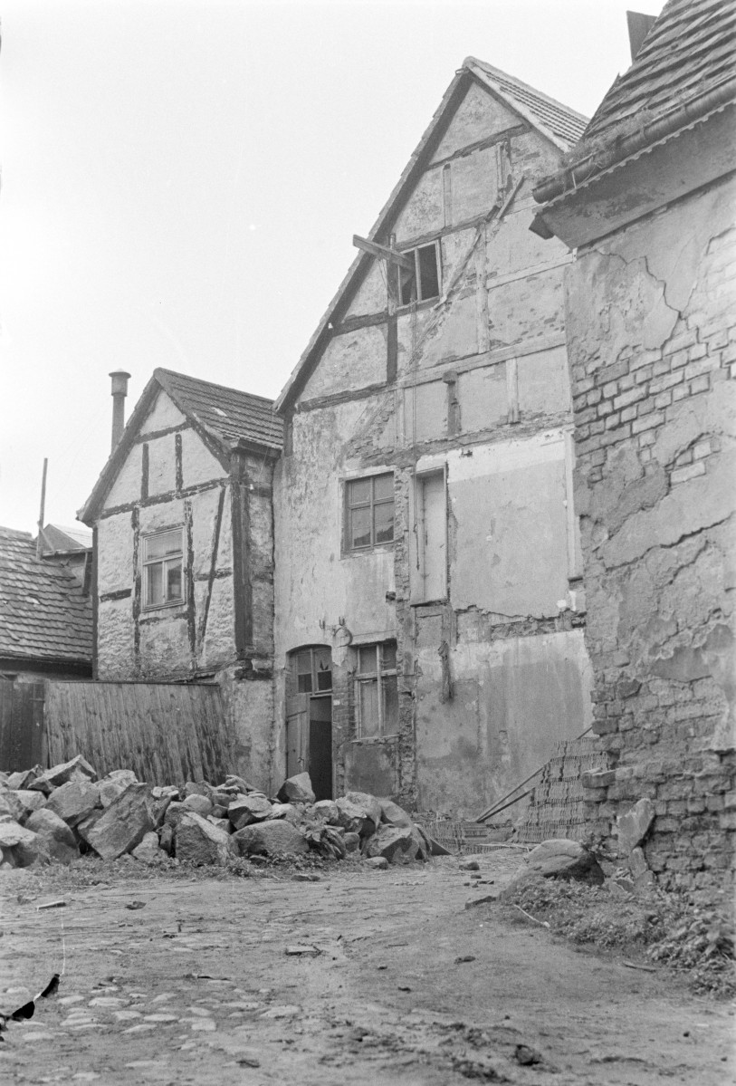 kamienica - elewacja, domy szachulcowe, skan 1