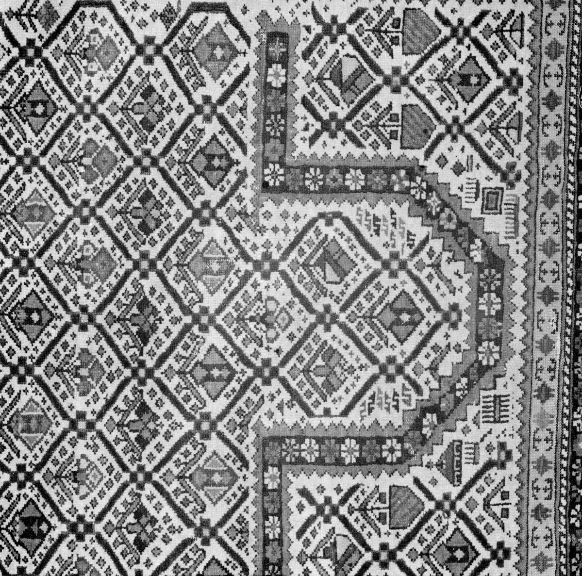 Muzeum Narodowe - Kobierzec modlitewny "szyrwan" - fragment pola środka., skan 1