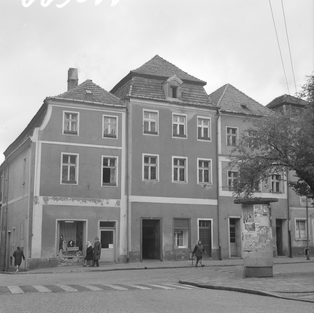 Pierzeja - kamienice. Elewacje frontowe., skan 1