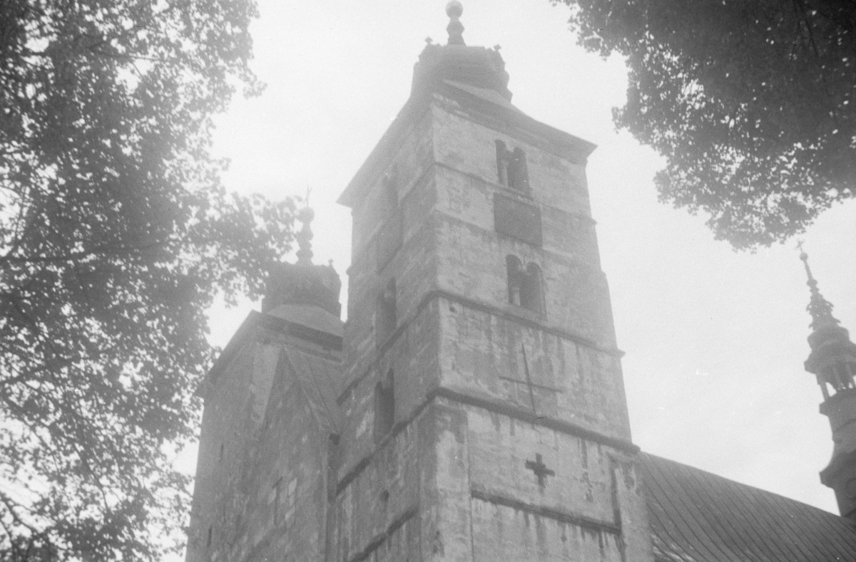 kolegiata - wieże, skan 1