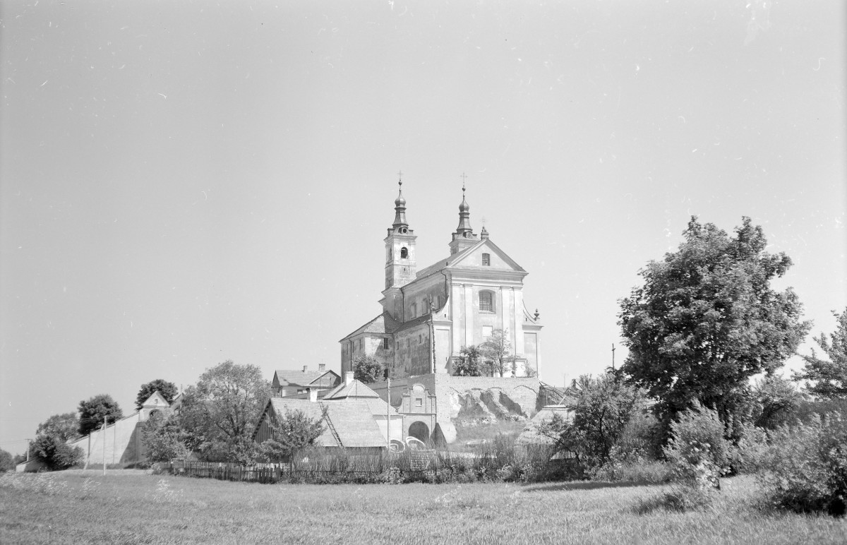 Kościół Niepokalanego Poczęcia Najświętszej Maryi Panny - widok ogólny, skan 1