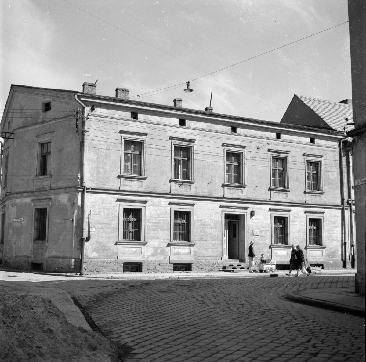 kamienica - elewacja zachodnia frontowa, skan 1