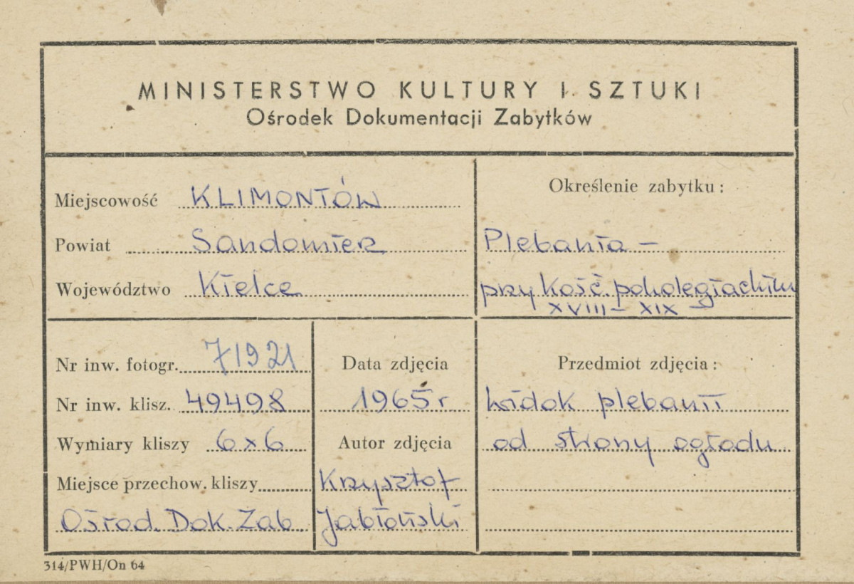 Widok ogólny plebanii przy kościele parafialnym - metryczka, skan 1