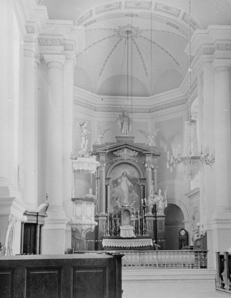 kościół parafialny - prezbiterium, skan 1