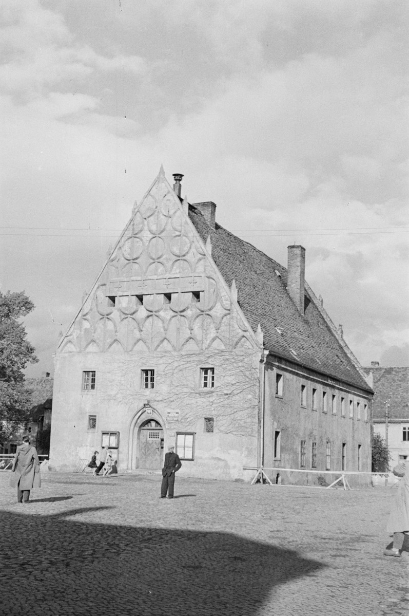 ratusz - elewacja , skan 1