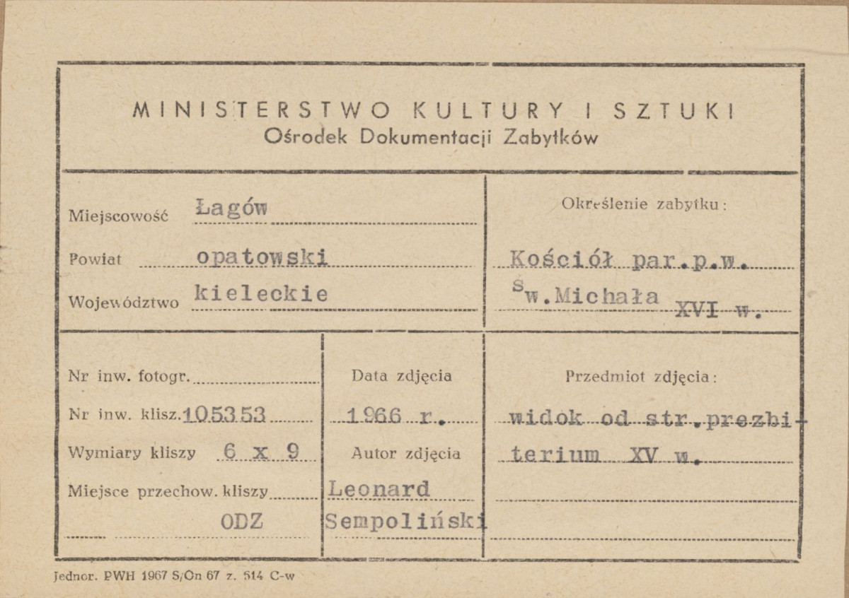 Kościół parafialny, widok zewnętrzny na prezbiterium - metryczka


, skan 1