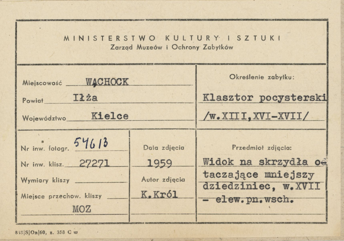 Zespół opactwa Cystersów - klasztor, widok od strony płn. - wsch. na dom opata - metryczka, skan 1