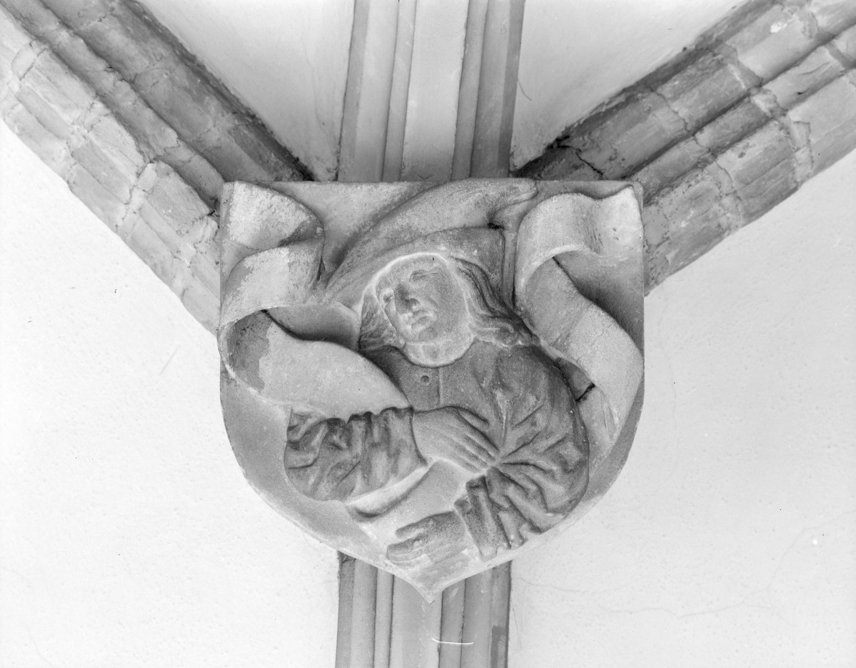 Stary Ratusz - wnętrze: zwornik z 2 połowy XV wieku. "Wizerunek kobiety"., skan 1