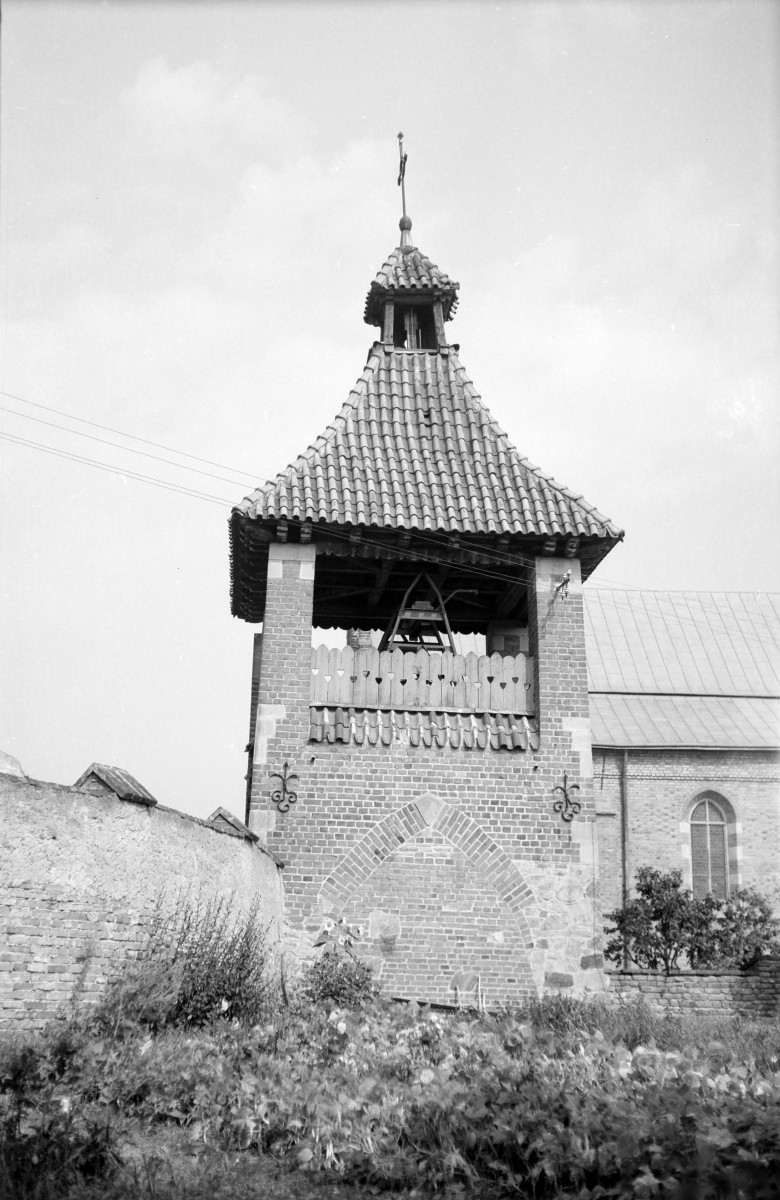 Kościół oo. Franciszkanów - dzwonnica, elewacja, skan 1