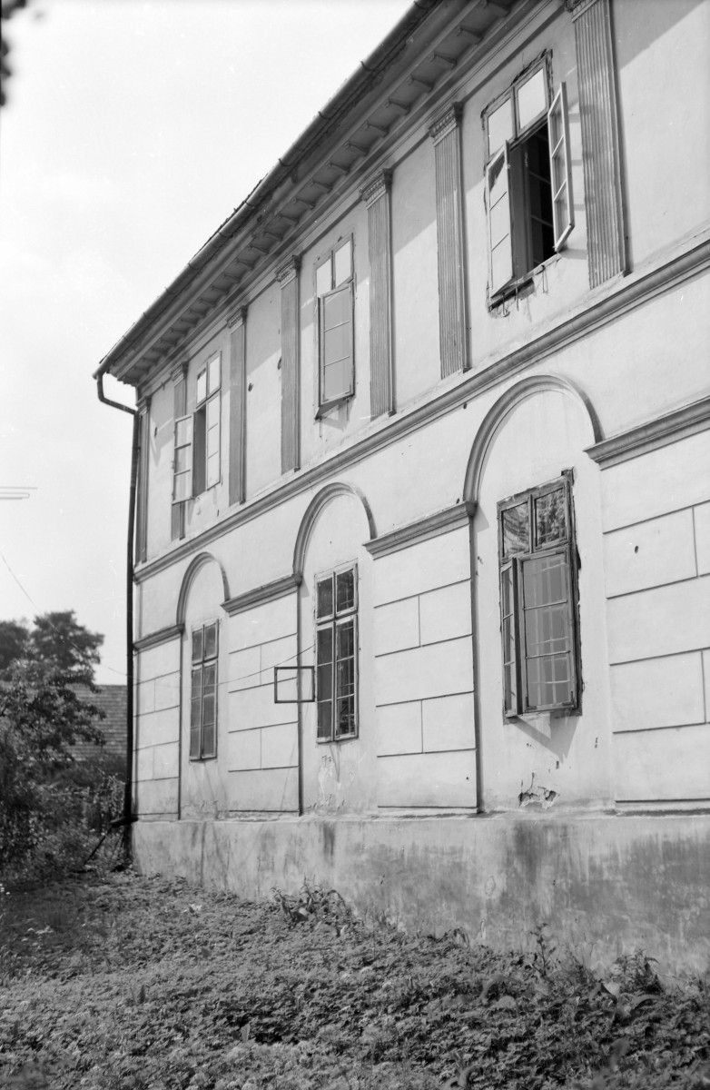 klasztor oo. Karmelitów - fragment elewacji północnej, skan 1