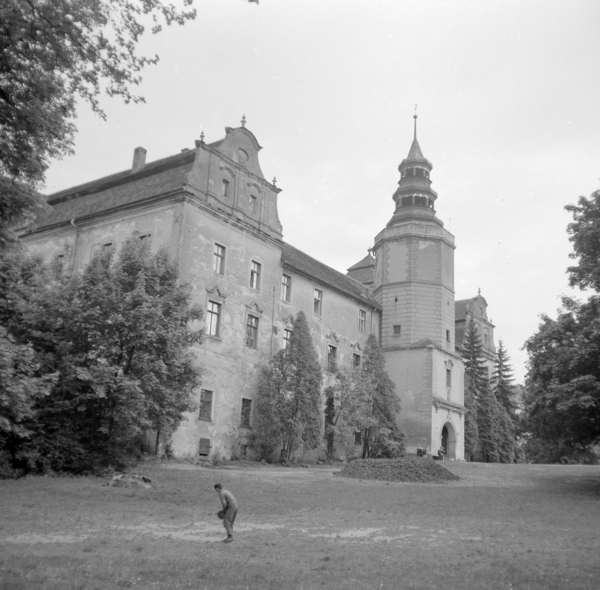 zamek - elewacja zachodnia, skan 1