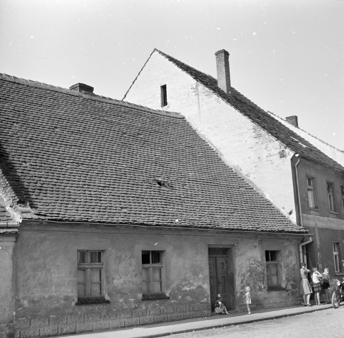 kamienica ul. Matejki 12 (na kopercie nr 14) - elewacja frontowa, skan 1