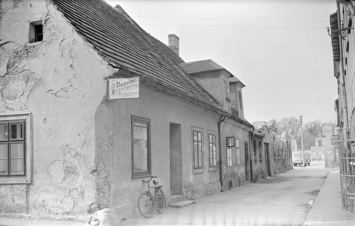 Fragment zabudowy miejskiej. Domy i kamienice., skan 1