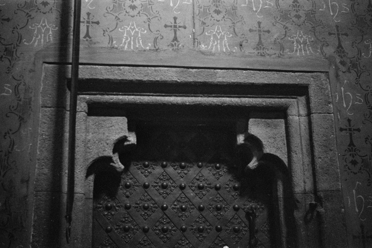 kosciół parafialny św Andrzeja - portal do zakrystii, skan 1