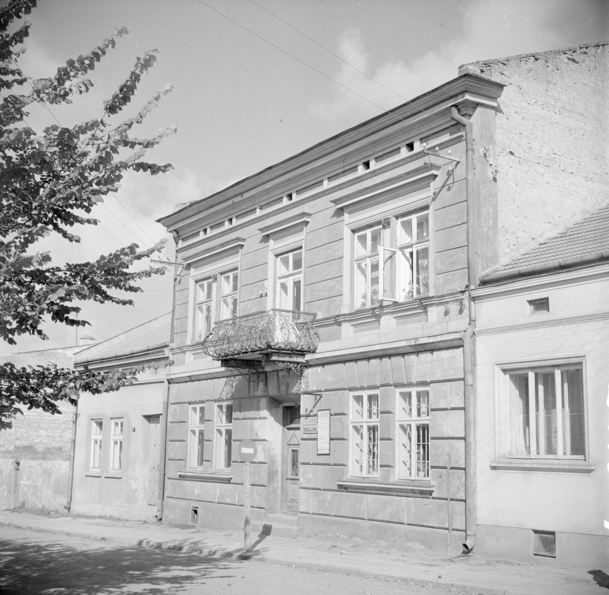 dawny szpital Ubogich - elewacja frontowa, skan 1