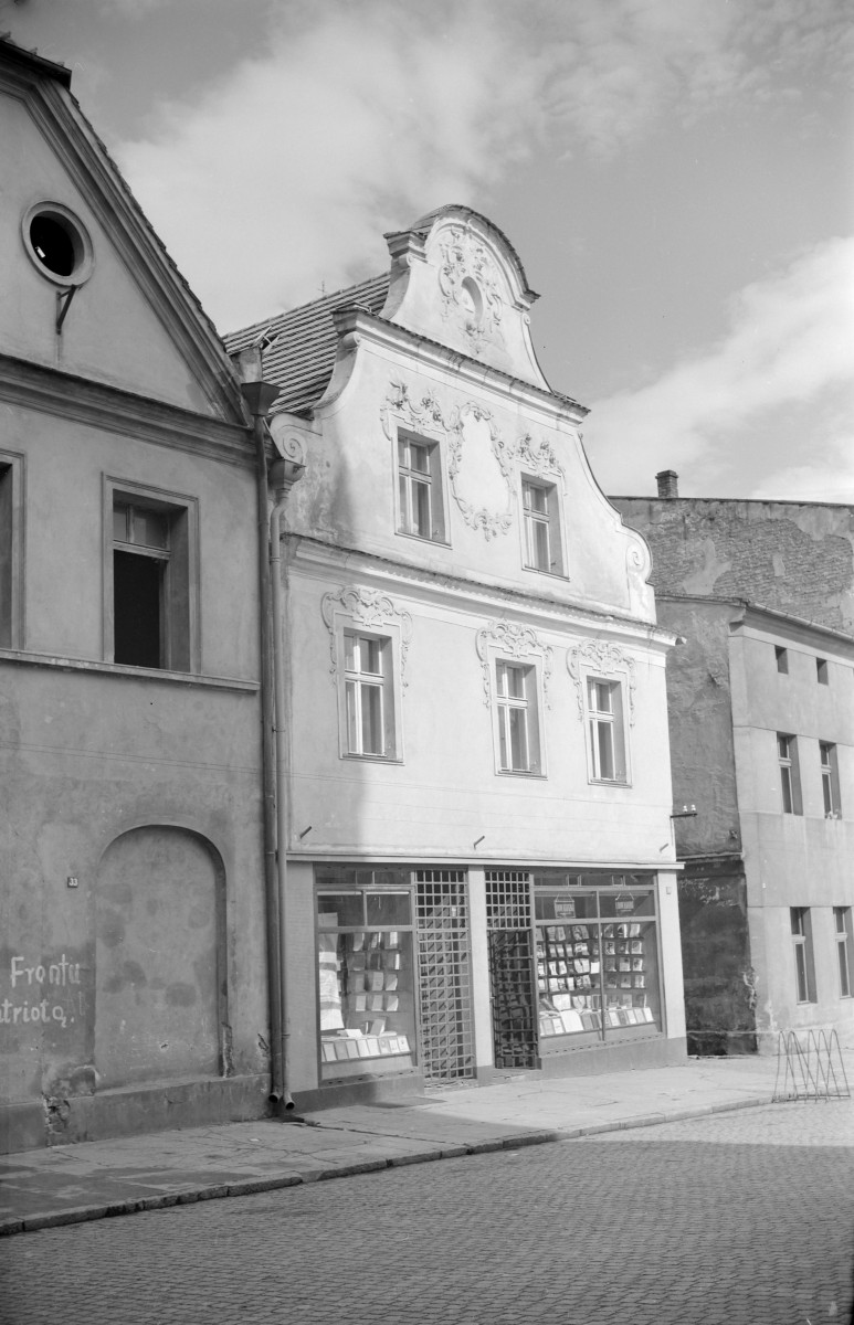 kamienica, Rynek - elewacja frontowa, skan 1