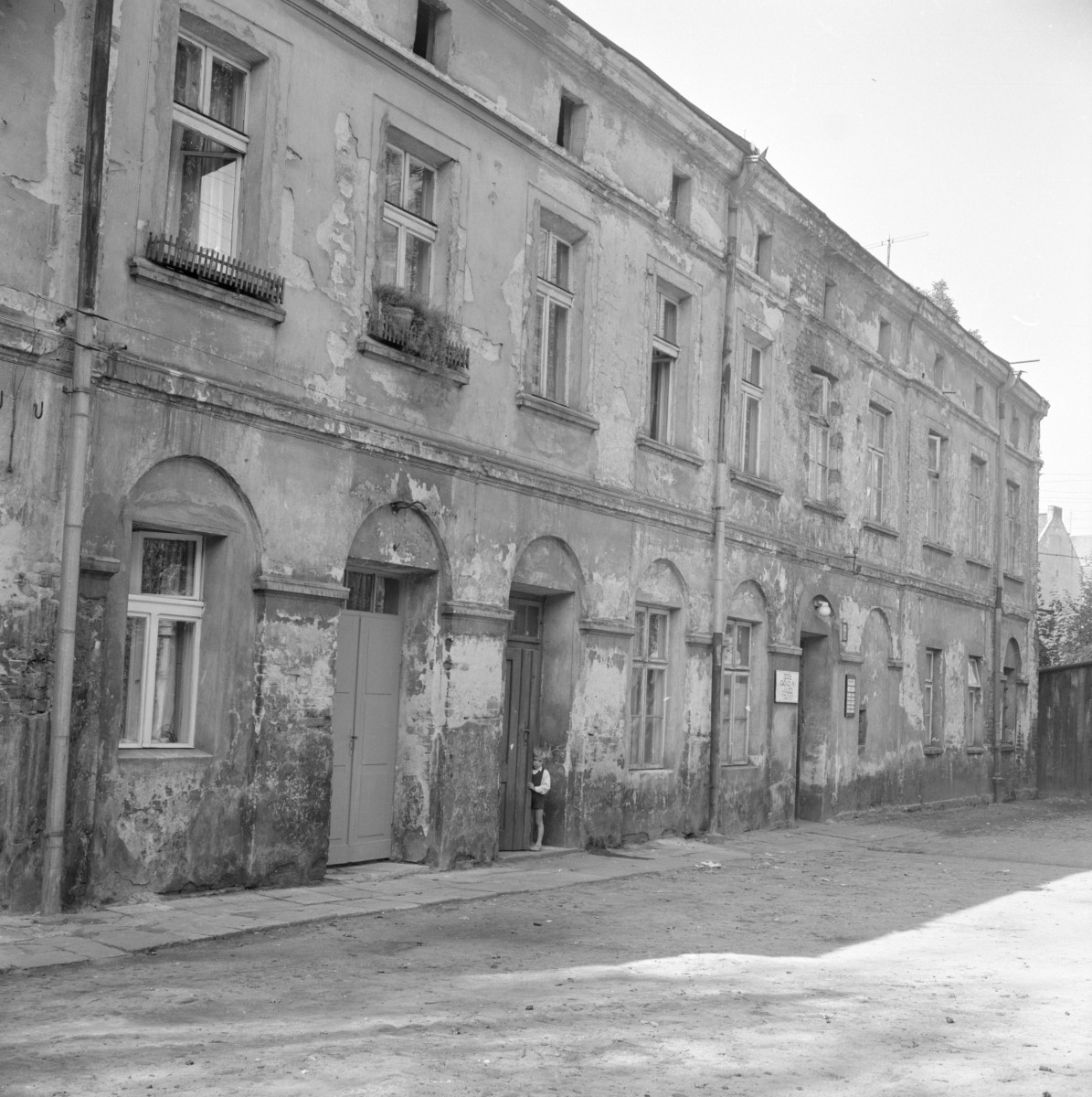 koszary Godebskiego - elewacja frontowa, skan 1