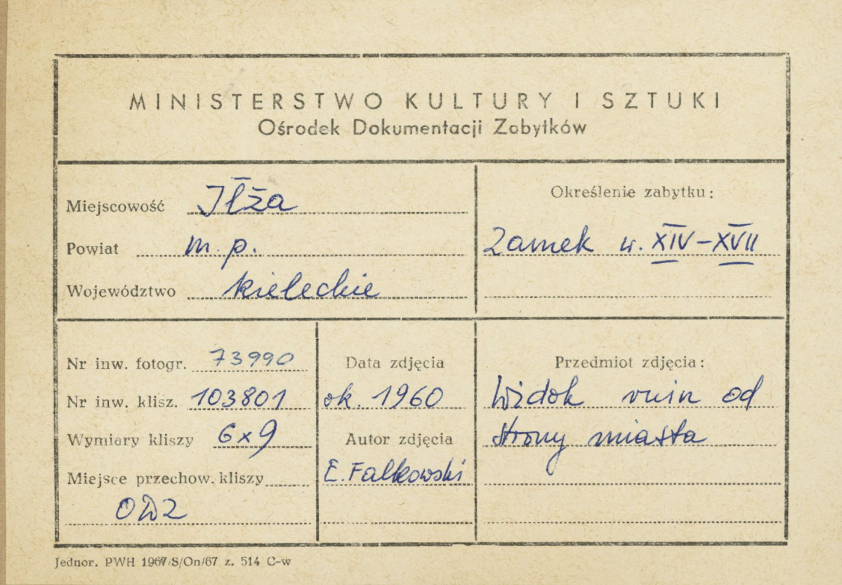 Widok od strony miasta na wzgórze zamkowe z ruinami - metryczka, skan 1