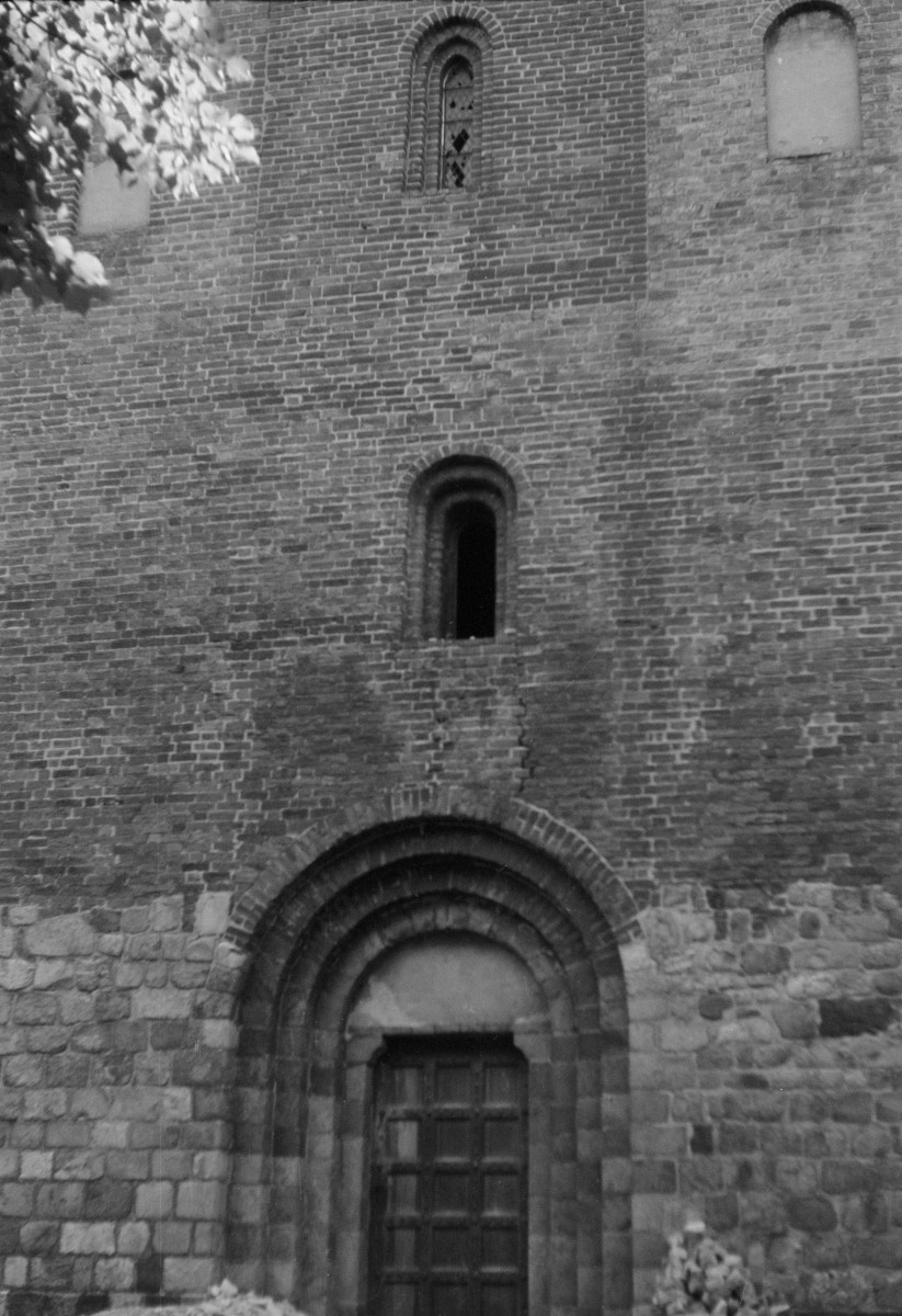 kościół NMP - portal w ścianie zachodniej, skan 1