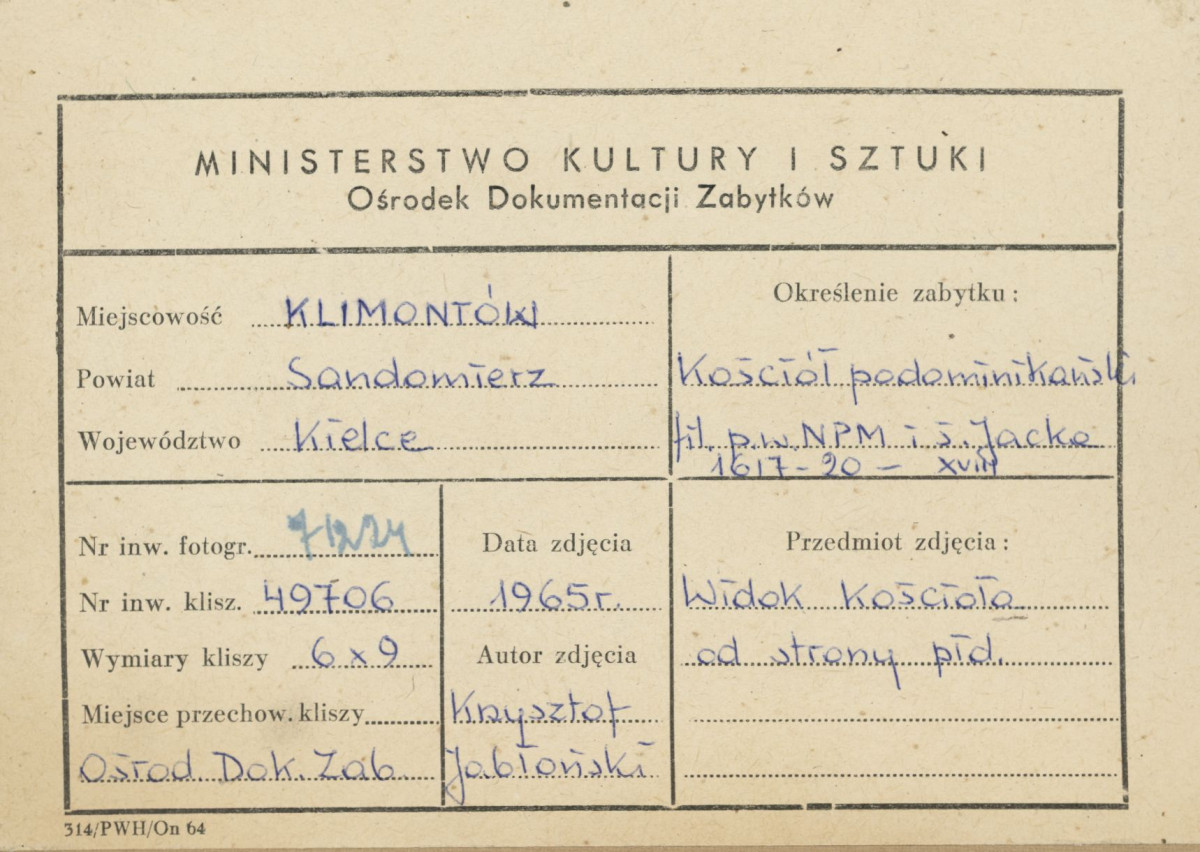 Zespół klasztorny - widok na kościół od strony płd. - metryczka, skan 1