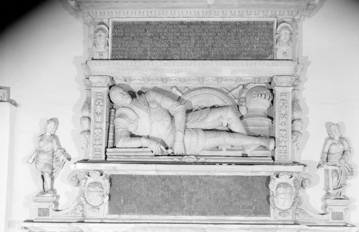katedra św. Michała Archanioła - wnętrze: nagrobek podwójny renesansowy Elżbiety i Andrzeja Modliszowskich z 1589. - nagrobek Andrezja Modliszewskiego, skan 1