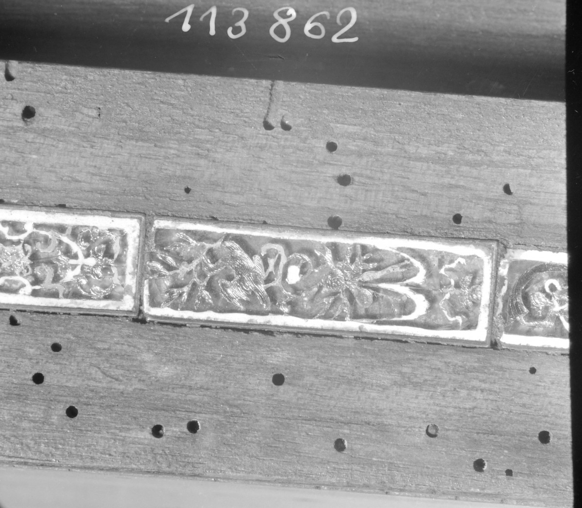 Kościół św. Józefa Oblubieńca i św. Antoniego z Padwy - tabernakulum z ok. 1740. Detale zdobienia., skan 1